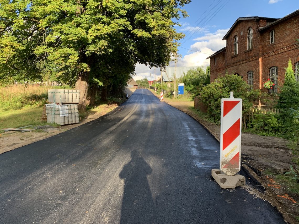 Remont drogi we wsi Pomieczyńska Huta